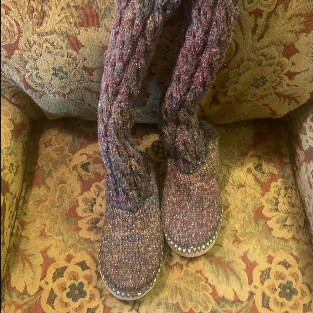 NWT Make + Model Slipper Socks sz S-M shoe size 6-8